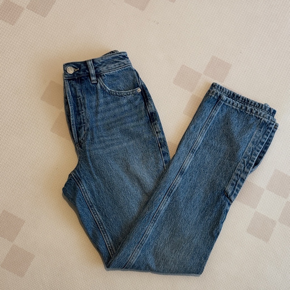 High waisted jeans